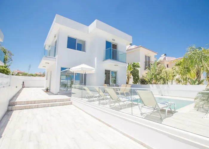 Kitsios With Private Pool No2 Protaras