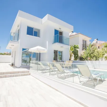 Kitsios With Private Pool No2 Protaras