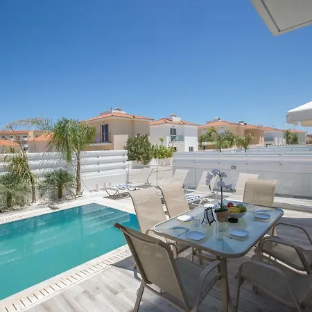 Kitsios With Private Pool No2 Protaras