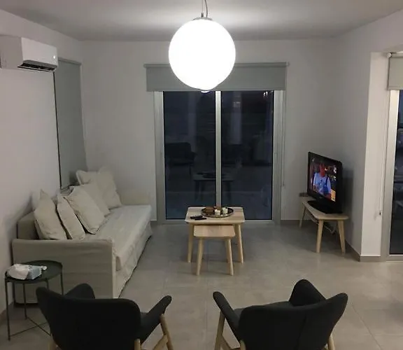 Kitsios With Private Pool No2 Protaras