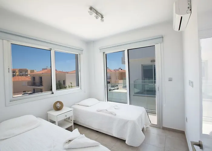 Kitsios With Private Pool No2 * Protaras