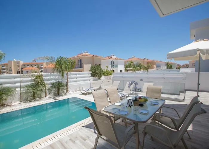 Kitsios With Private Pool No2 Protaras